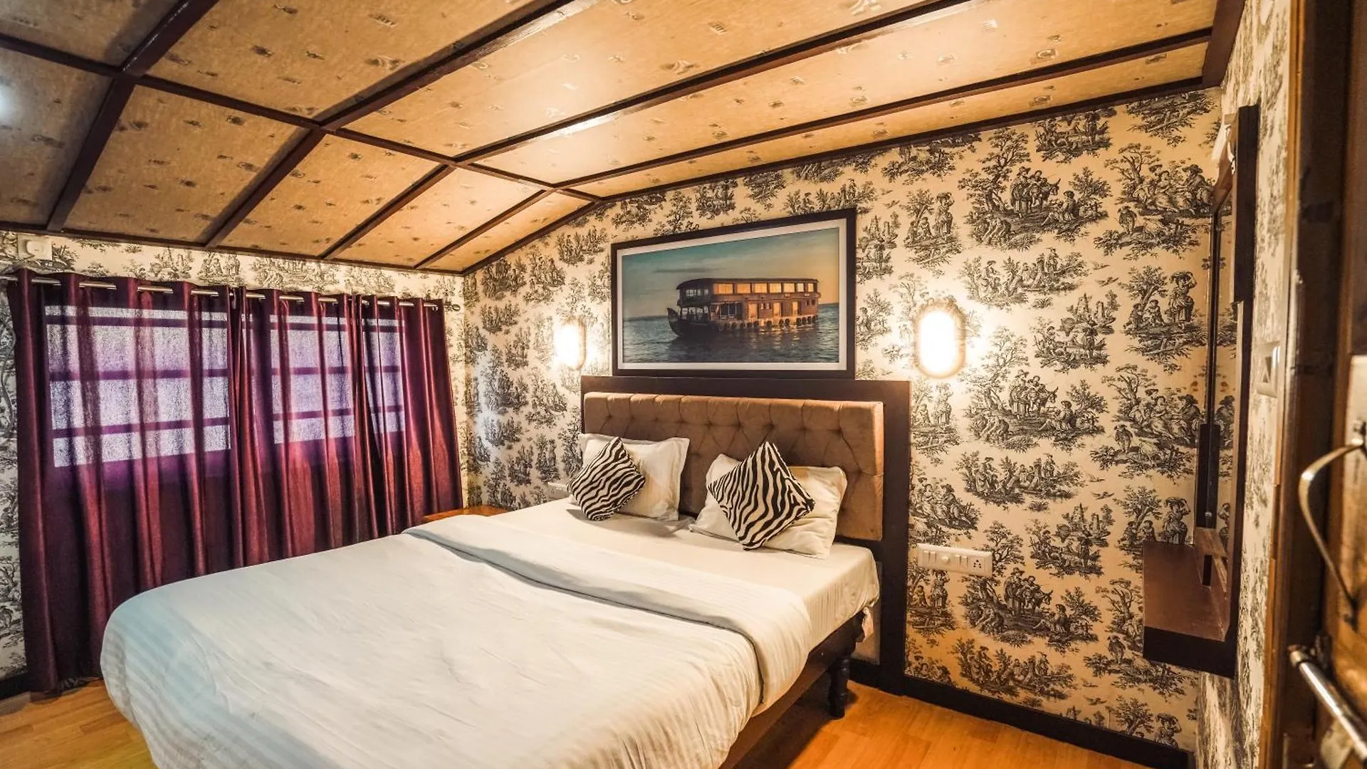 Venice Premium Houseboats Alleppey Alappuzha 5*,  India